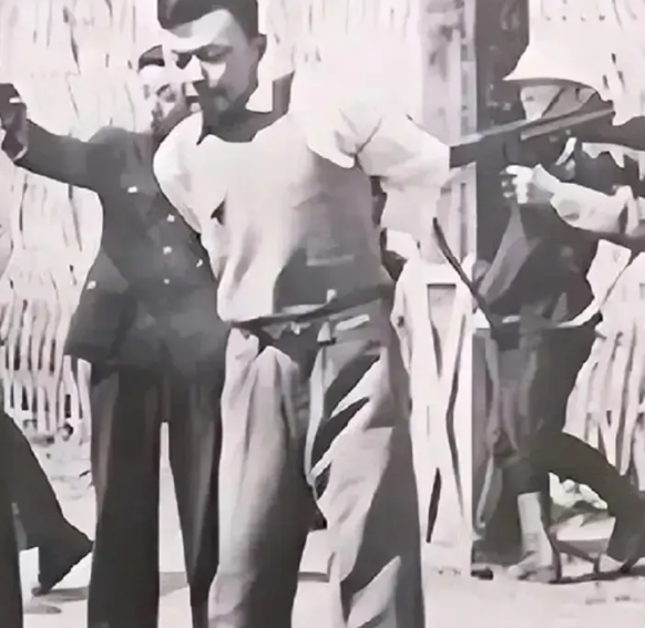 “起死回生？”1941年，地下党宋更新被敌人拖到野外枪毙，敌人对他连开三枪，其中