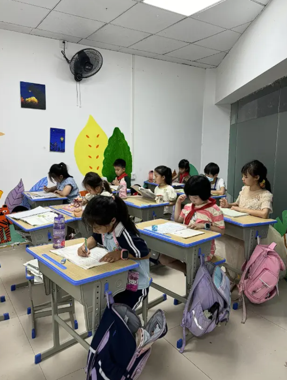 不要给孩子报这 16 种兴趣班：


一、围棋：没用。

二、奥数：用处不大。