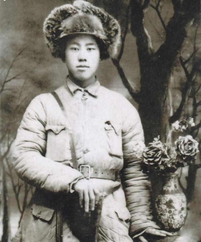 抗日时期，抗联将筹集弹药的任务交给了女交通员，谁知，她接到任务之后，竟然转身就敲