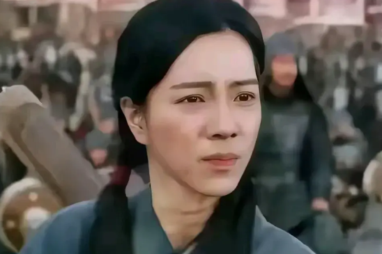 有网友爆料称，他在2025春节档电影中，见到了有史以来的最美黄蓉。
对此，有网友