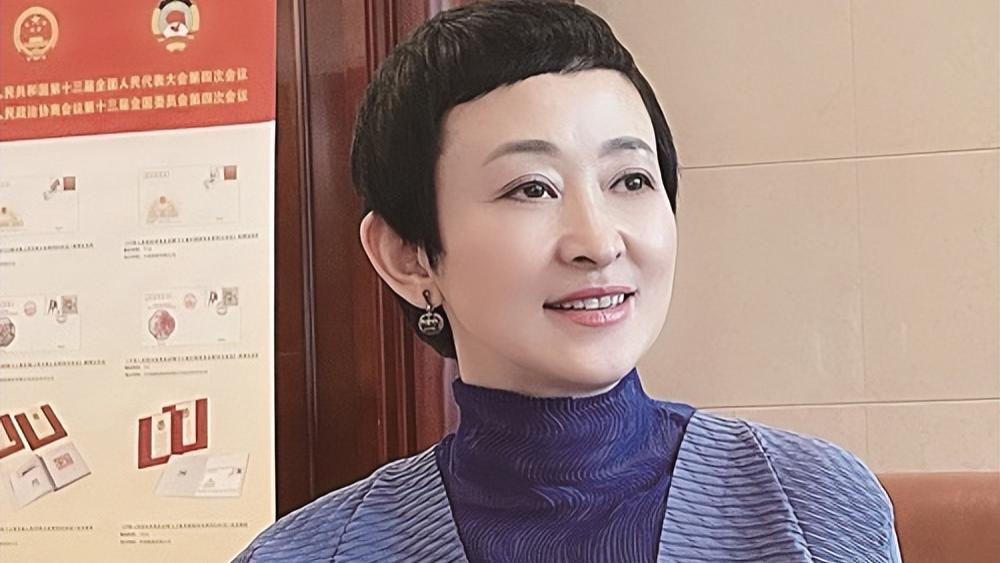 张铁林陪59岁女友游日本，网友：为什么要去日本，他忘了国耻了吗