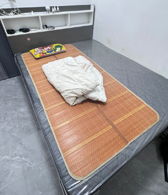 太真实了吧，仿佛看见了我的床