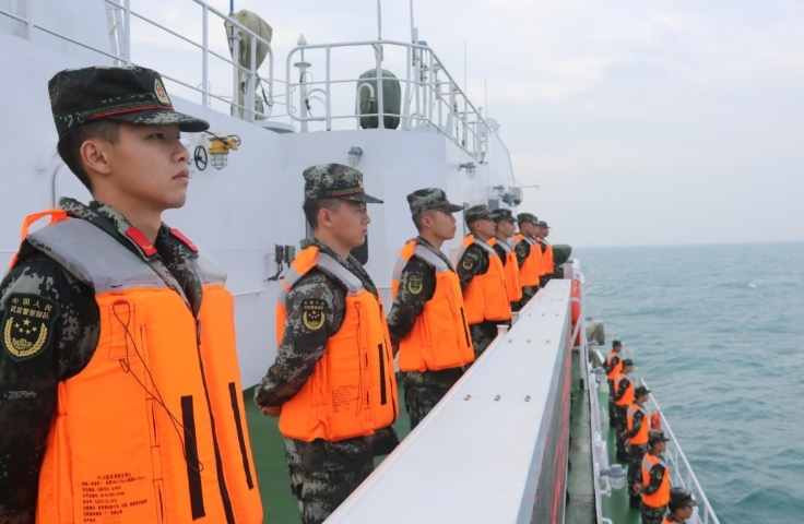 中国海警为啥不能穿武警制式服装，非要单独设计一款新着装？

一直以来，我都认为武