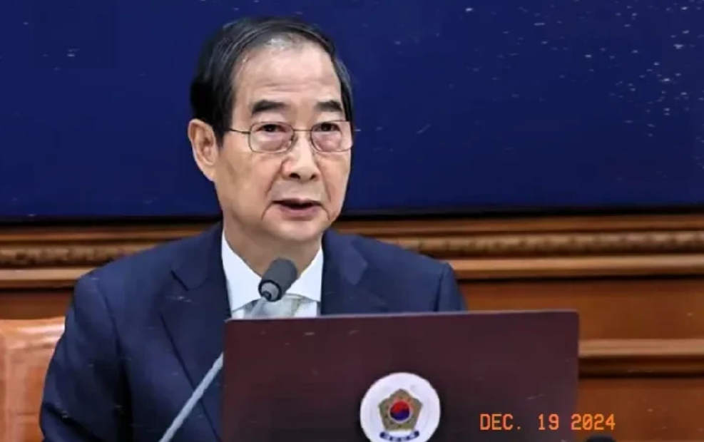 韩国代理总统韩德洙力排众议，毅然行使否决权！就在刚刚，他针对在野党单独通过的《粮