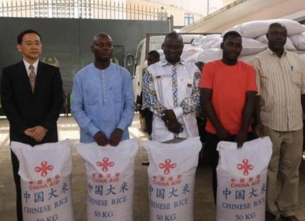 2016年，中国无偿援助了纳米比亚4000吨大米，万万没想到，这个非洲小国回馈了