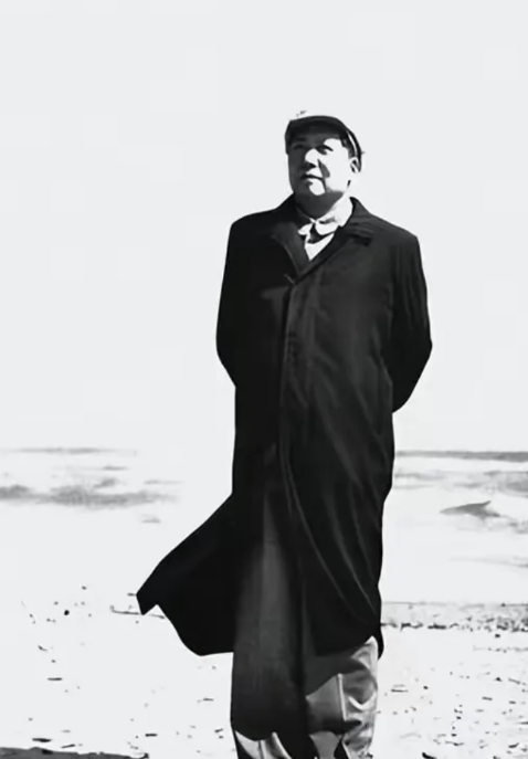 1958年，中国宣布领海宽度由3海里提升为12海里，消息传出，西方国家集体抗议，