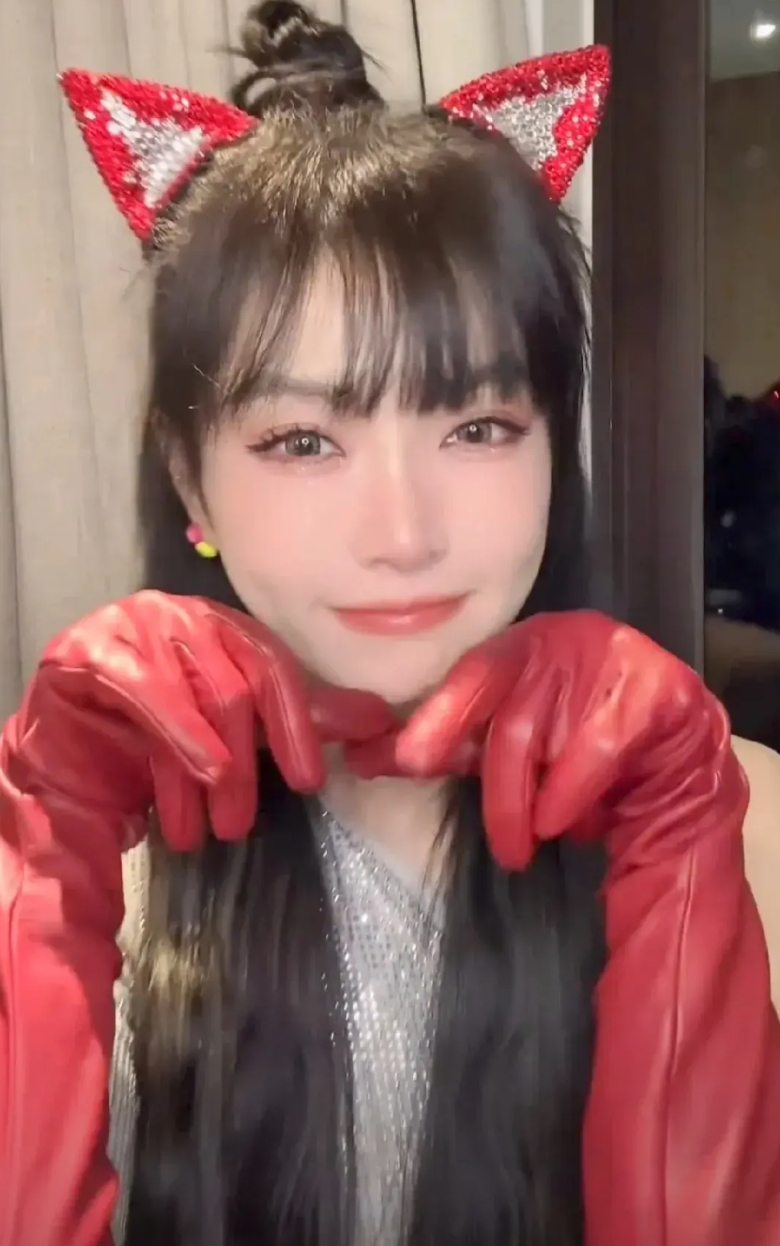 谢金燕的财产情况曝光：代言收入，她是厂商们最爱的代言人之一，每次出场500万，一