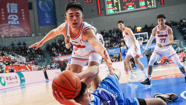 广东男篮大胜福建！杜锋深夜作重大决定，三队弃将被点醒变“大腿”