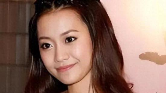 从中产宠儿到豪门弃妇，伍智恒的传奇陨落与自我救赎
