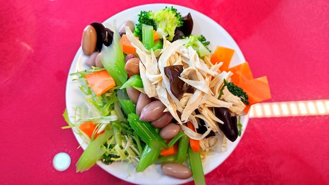 一道色香味俱佳的家常凉菜—凉拌三鲜！