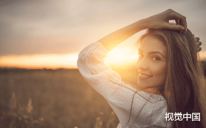 他像个聋子一样，只相信自己看到的