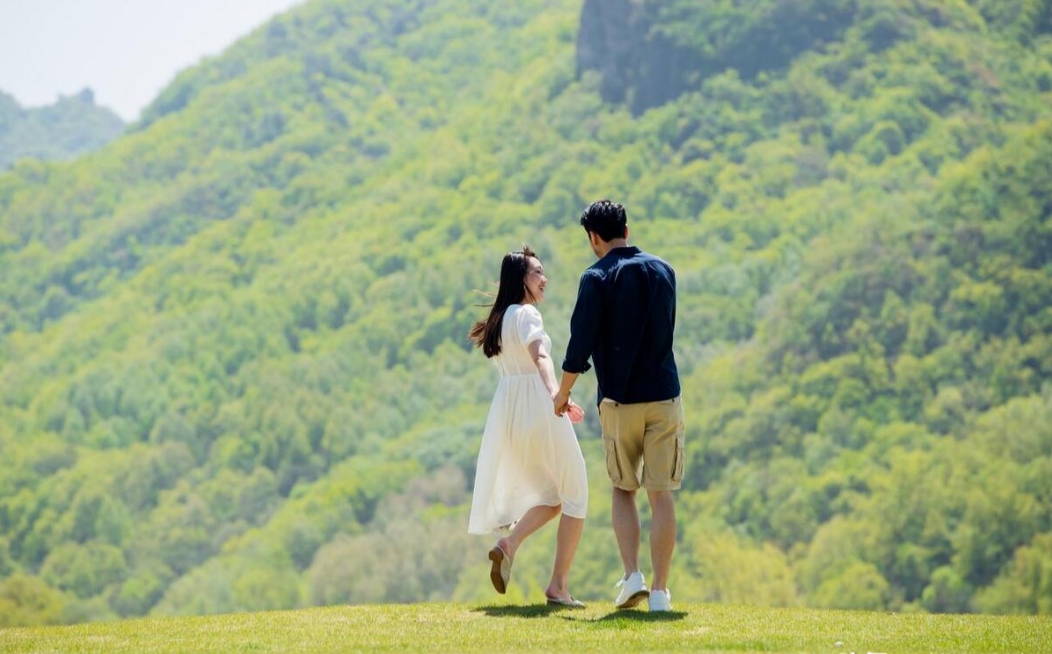 重庆，男子婚内出轨后，妻子立下协议。男子每晚12点到早上7点，必须在家履行做丈夫