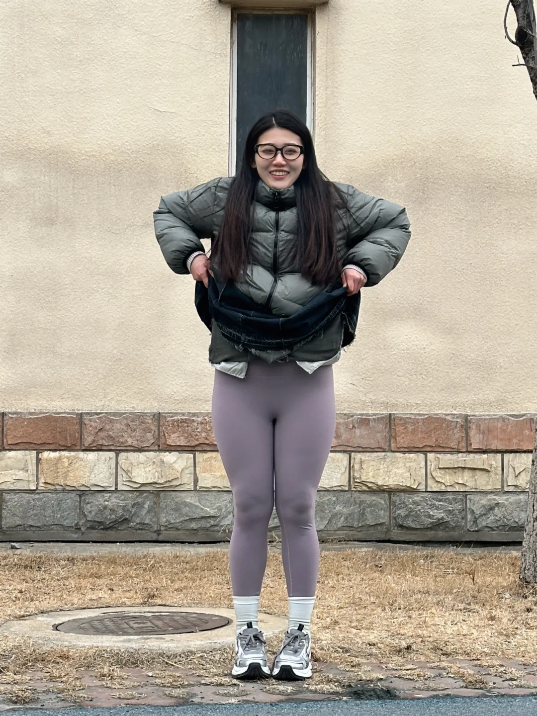 终于看到一个微胖梨形不p腿的博主
看看这是谁
原来是我呀