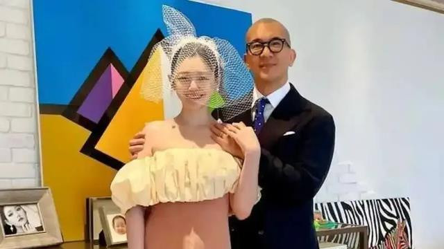 大S去世12天，亲友齐聚家中喝香槟弹琴告别，具俊晔暴瘦12斤