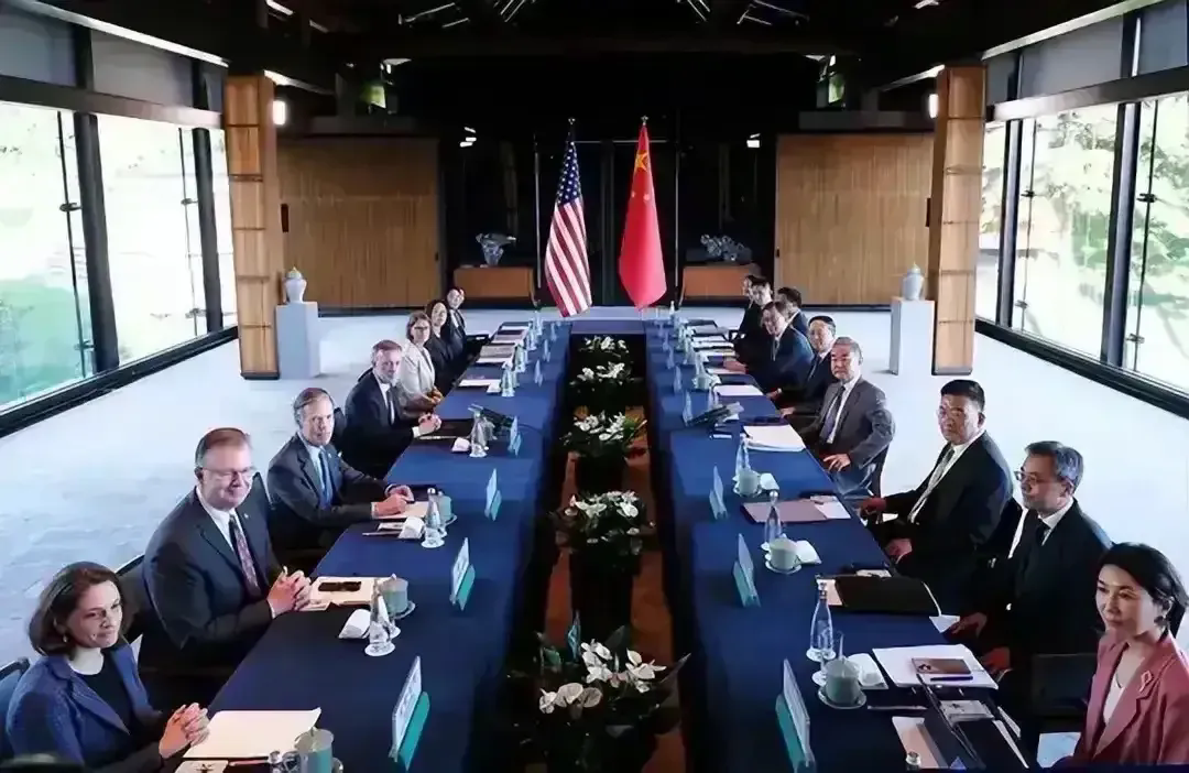 美国这是低头了？对华竟提出了“平等”“共存”的要求！

据新华社8月28日报道，