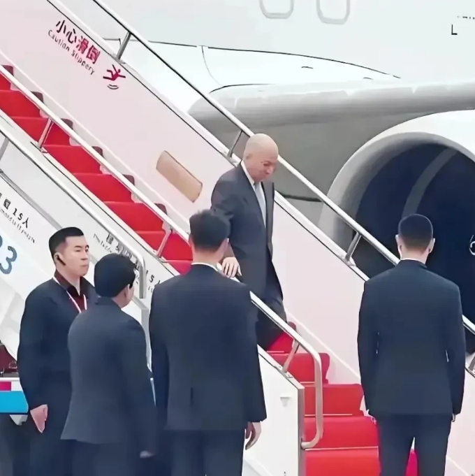 西哈莫尼不想与东方大国撕破脸皮，不想与东方大国闹翻，他已经尽力了，他多次表示要与