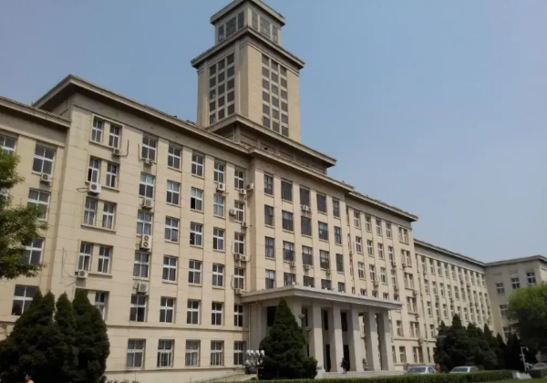 只有上了大学才后悔的 10 个专业。

第 1，英语。
 
第 2，心理学。
 