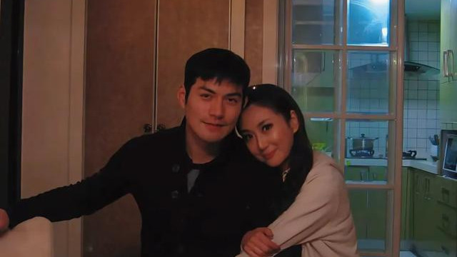 杜若溪给严宽庆生，女儿手写贺卡，杜若溪准备的礼物给他感动到哭