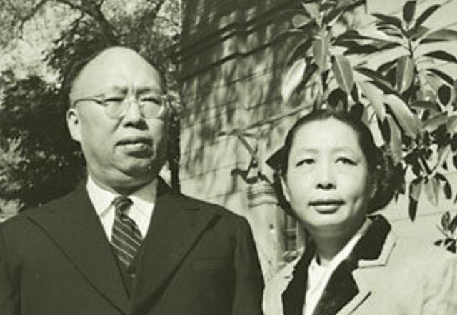 毛岸青探病捧书坐，罗荣桓懂其心思