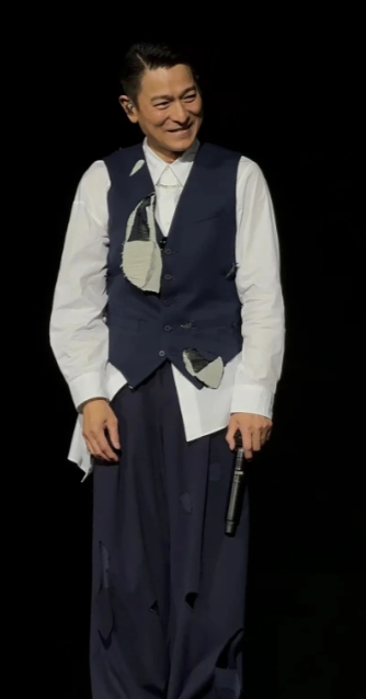 刘德华父女亮柤葬礼，粉丝煤体送别刘礼