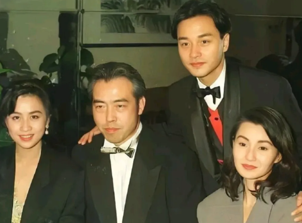 之前好多人吐槽陈飞宇嘴长的像他爸爸陈凯歌，因此拉低了他的高颜值了，但想不到陈凯歌