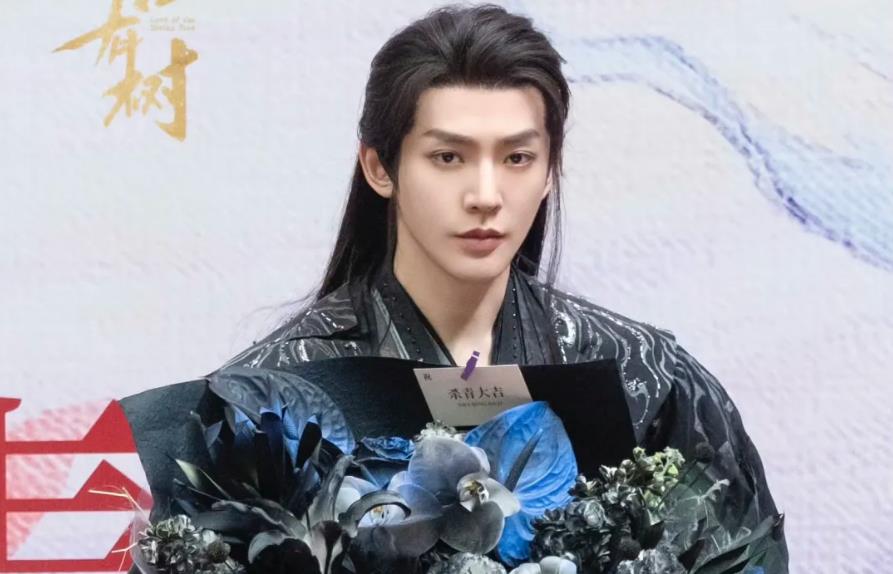 邓为在《长相思》播出后，通过炒cp和捆绑同期演员等方式增加了自己的热度。但他在炒