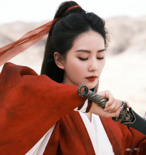 同样演“大姐大”,把雪迷宫练练和狂飙高叶放一起看,差距出来了(雪地迷宫)-第14张图片-九妖电影 同样演“大姐大”,把雪迷宫练练和狂飙高叶放一起看,差距出来了(雪地迷宫)-第14张图片-九妖电影