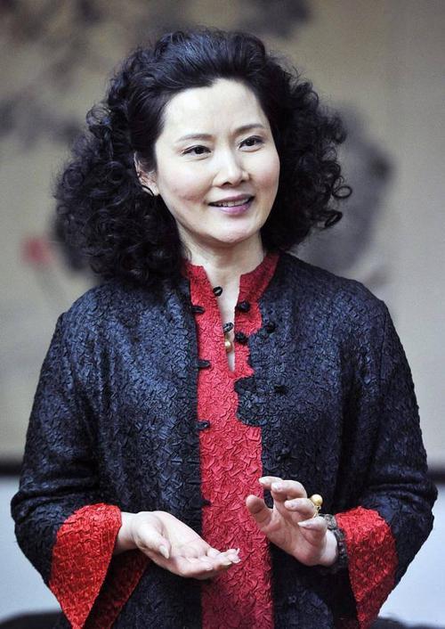 何赛飞：自暴曾经赚钱不敢花的心酸历史