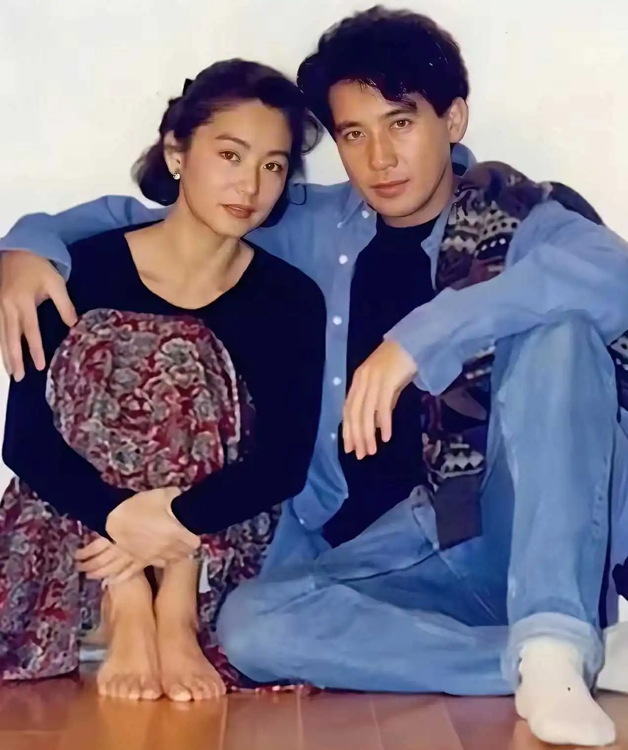 早年秦汉和林青霞合影
