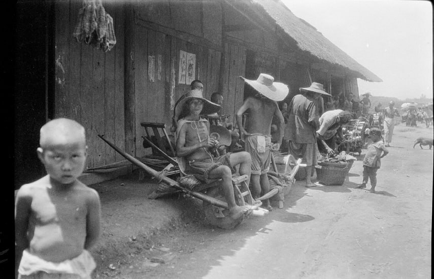 1917年，四川，成都郫县，手推车待客中