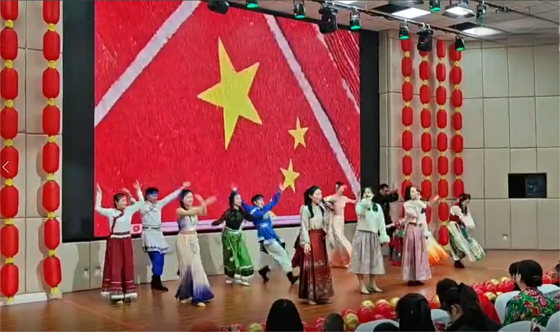 这么多人偏偏让他站了C位