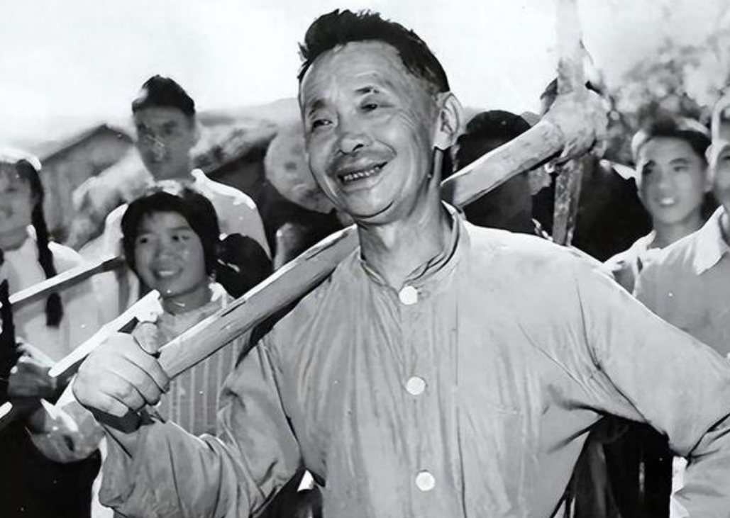 1957年，开国少将甘祖昌向中央提出告老还乡：“我脑袋受过伤，不适合再当官，让我