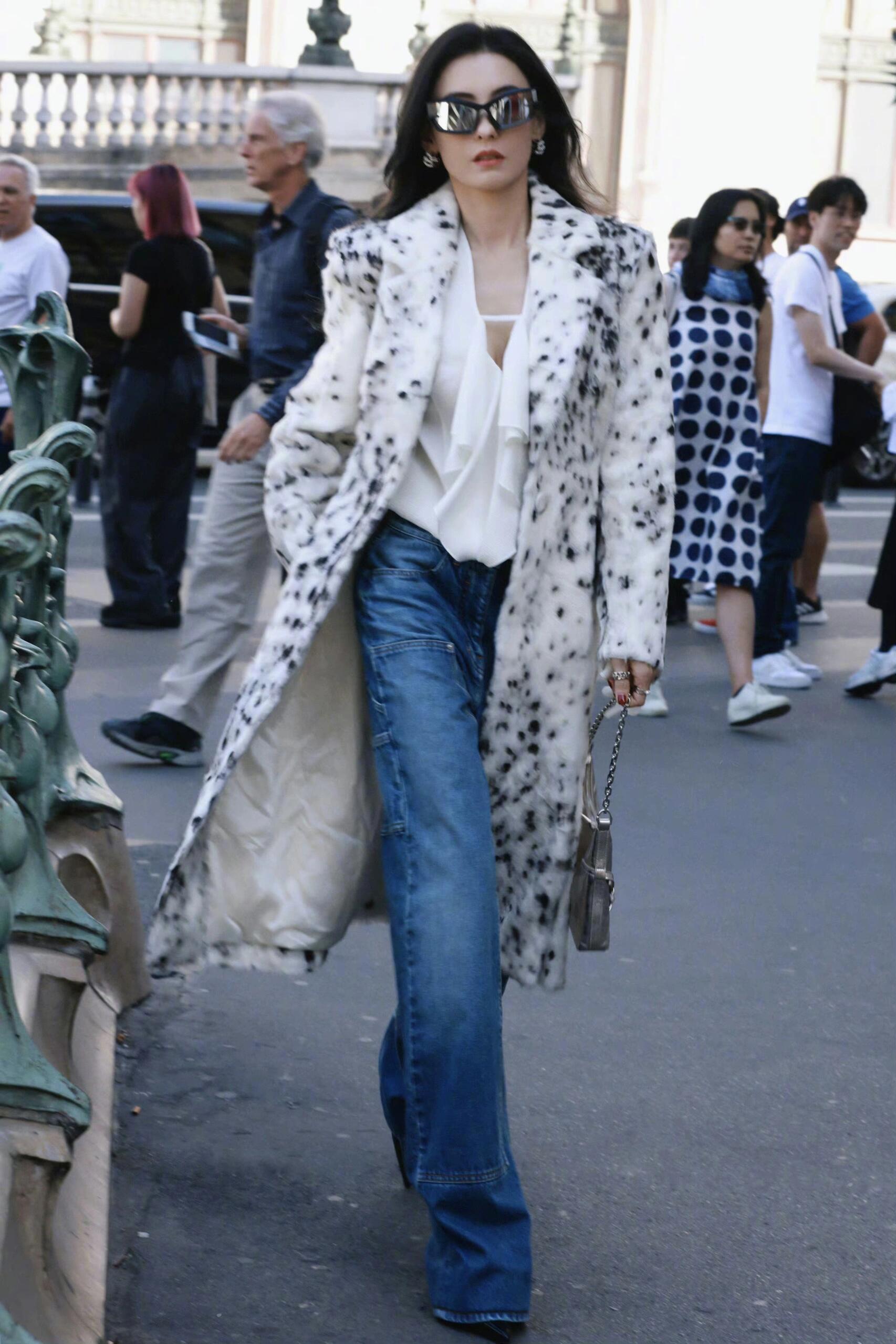 轻松随拍张柏芝