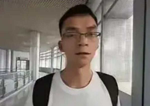 唐尚珺发表了最新的视频，他在视频里面说广西高考报考已经结束，他已经回不去了，而在
