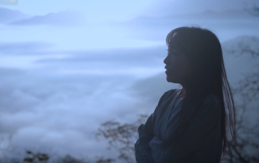 时隔三年，李子柒终于再次更新原创视频了。熟悉的场景，熟悉的味道，熟悉的视频。
