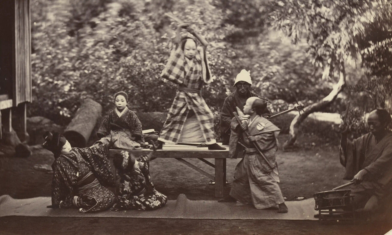 1865 年，日本歌舞伎表演的一幕。Antoon Bauduin 摄