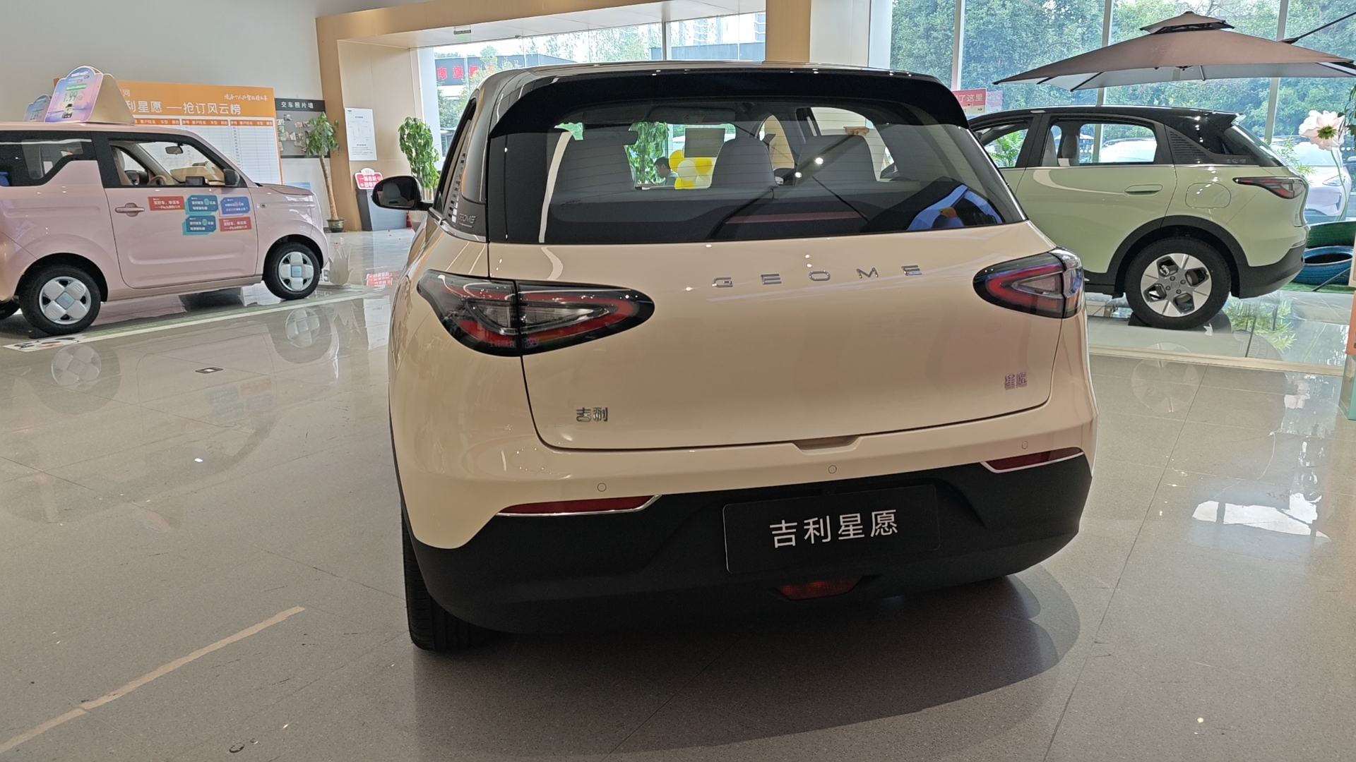 标配后独立悬架， 预售价7.88万元起，到店体验吉利星愿，值得买吗