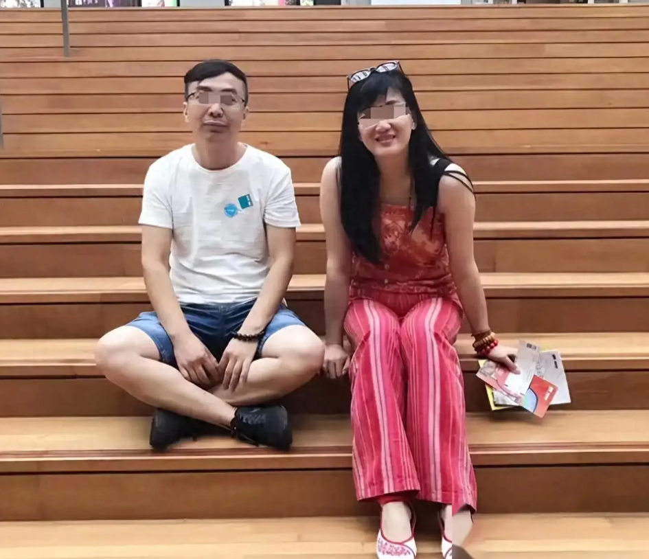 妈妈先陪睡，患儿才能得到捐款！又扯出一美女领导，大量照片流出

近日，中华少年儿