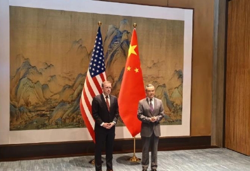 坦诚、实质性、建设性，这样的表述相当于告诉大家，就是你说你的我说我的。美国就是为