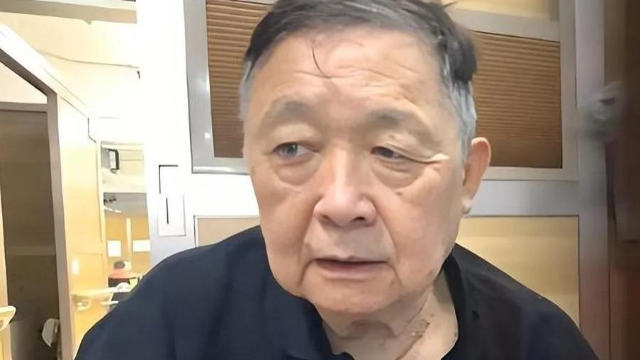 76岁老戏骨晚年凄凉，住养老院每月领1万5救济金，瘦54斤儿女不管