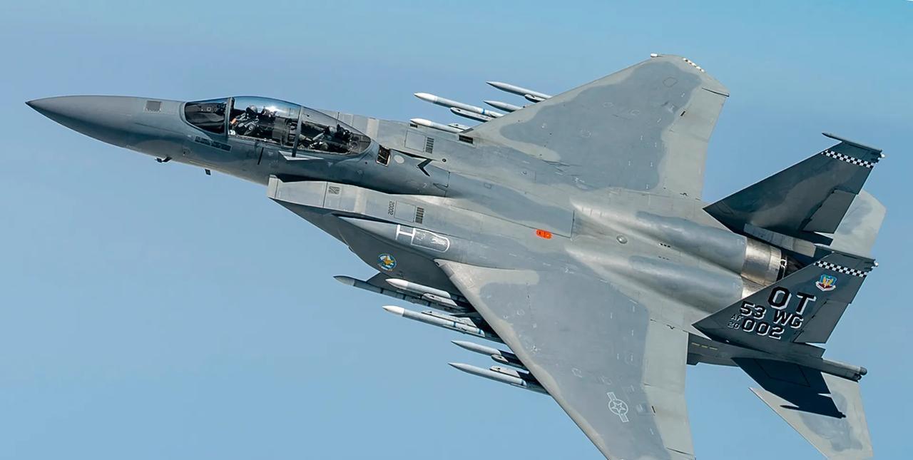 波音称自己家的F-15EX能对抗第五代战机~~
波音公司的 F-15 多用途战斗