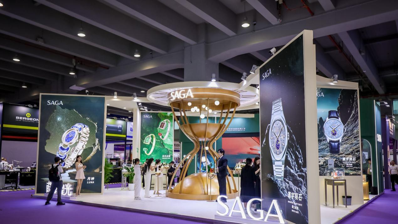 直击中博会智能穿戴与现代钟表展：国潮风迭起，黑科技吸睛