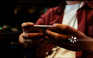 上一世，劝队友放下白月光的我惨遭记恨，最终被逼到绝望自杀的境地，重来一次，我要离这对癫公癫婆远一些！