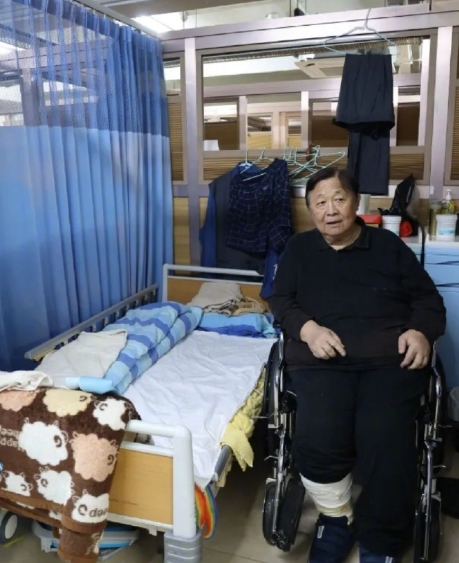 秦煌和小30岁情人分手