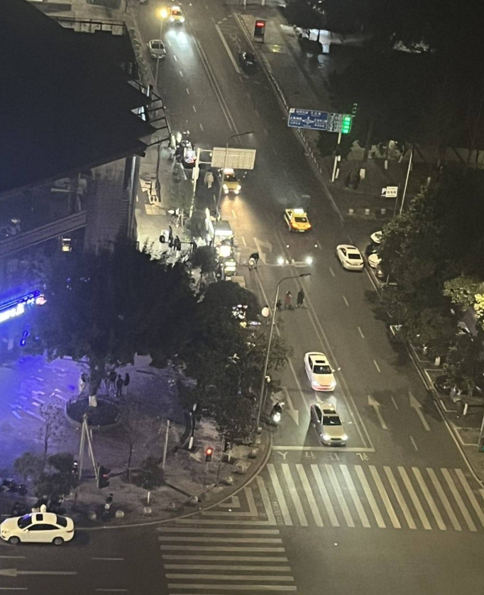 被摩托车“炸街”逼疯的我