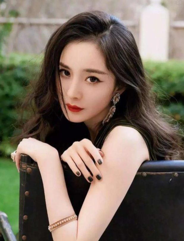 顶流明星杨幂为什么这么拼？