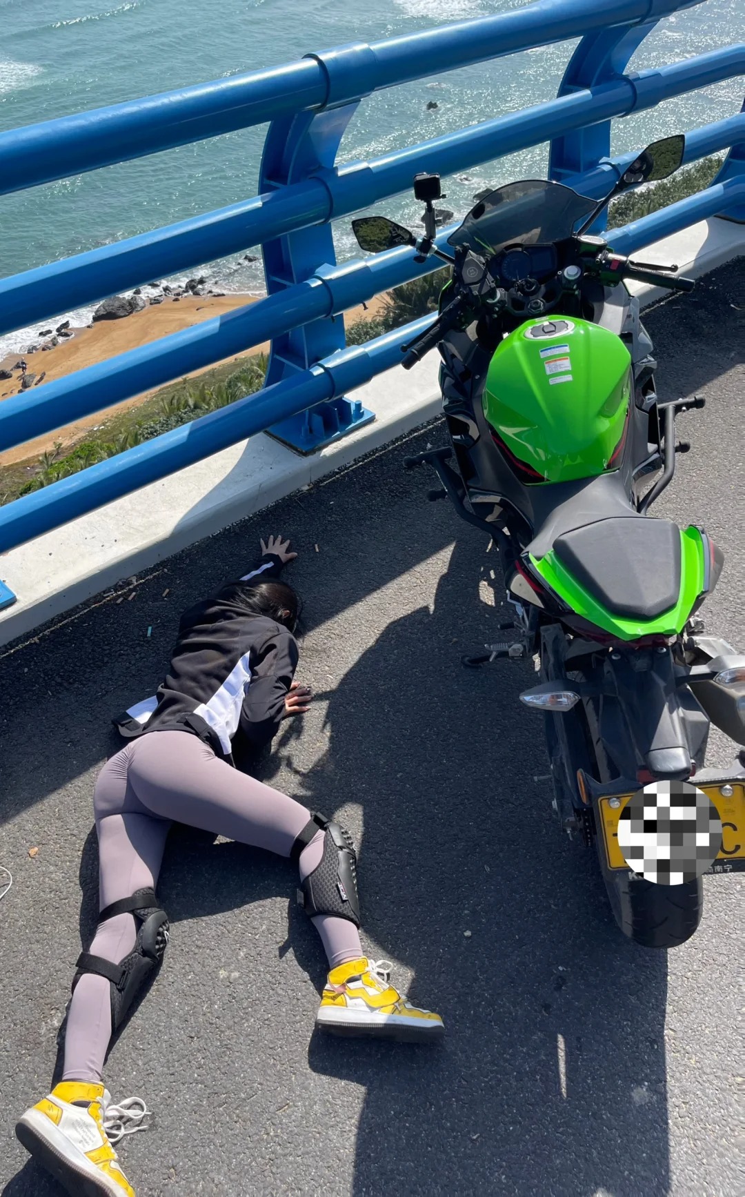《海南摩旅》
人的极限不是🏍️车的极限🥹