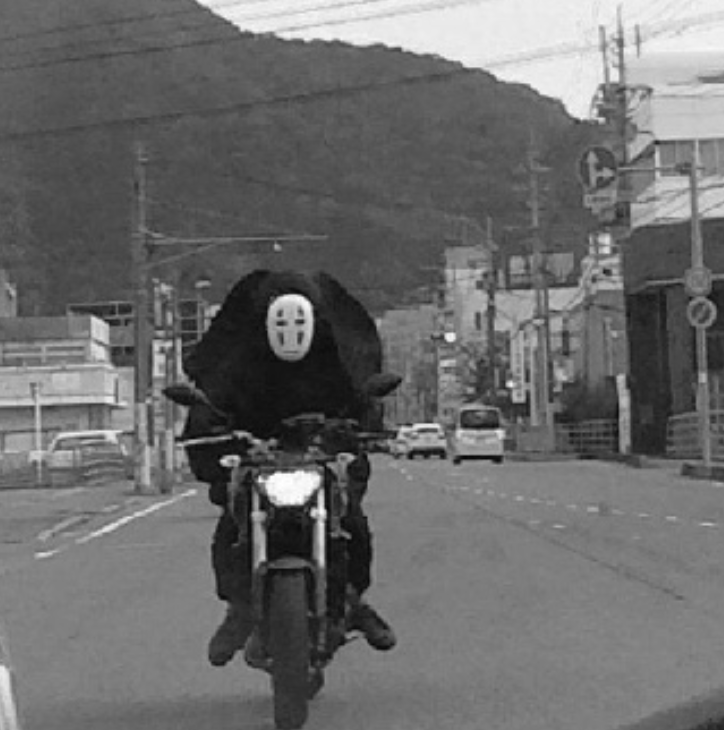 后视镜看到的