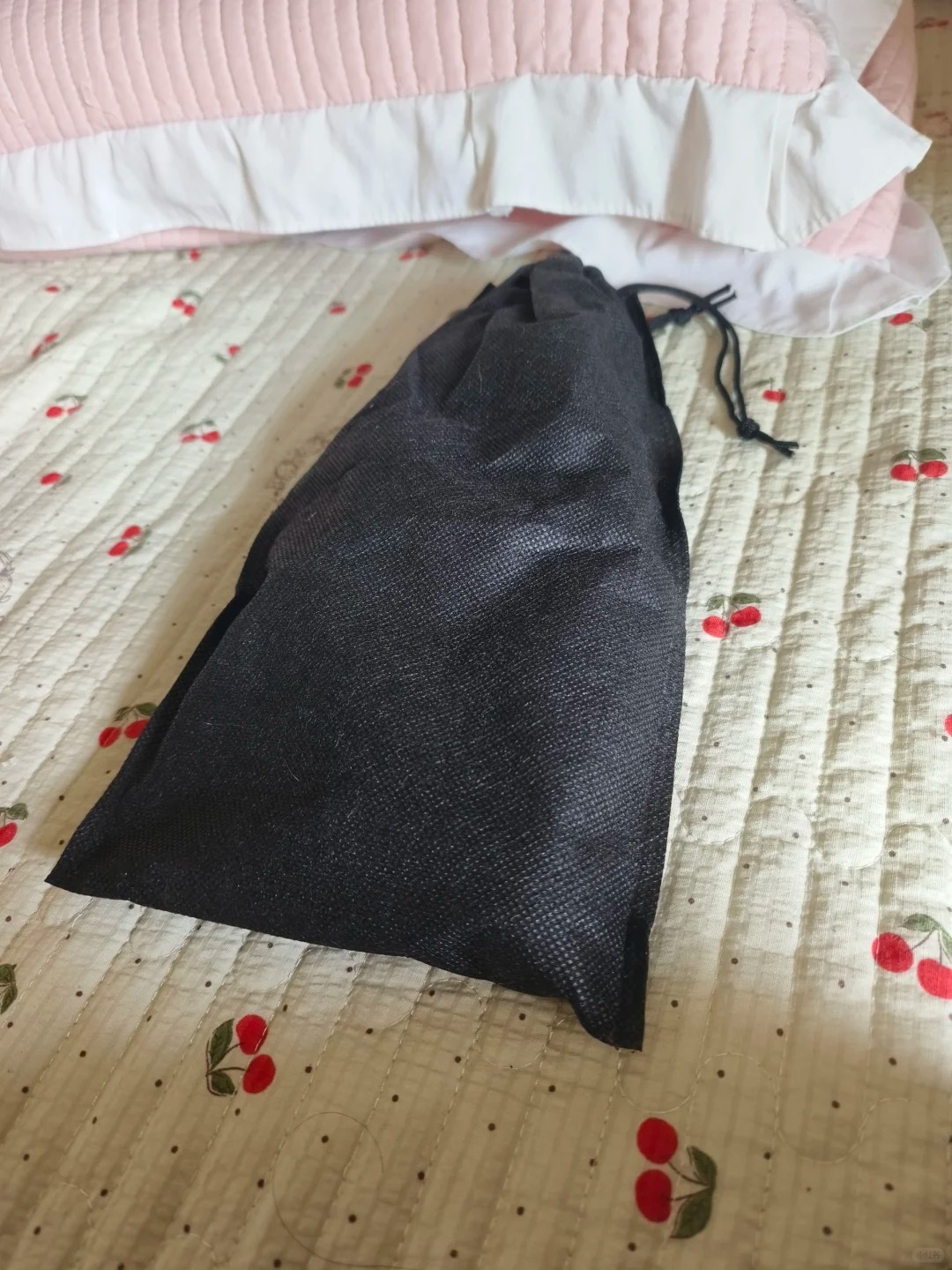 被婆婆看到了小玩具
昨天半夜和老公打完游戏
迷迷糊糊的睡着了
早晨起来忘了收拾东
