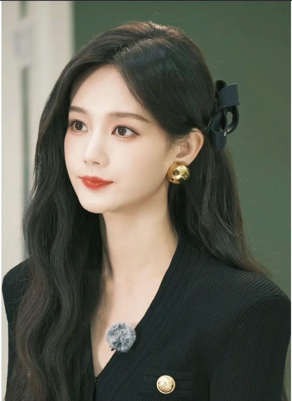 李一桐——艳丽娇美